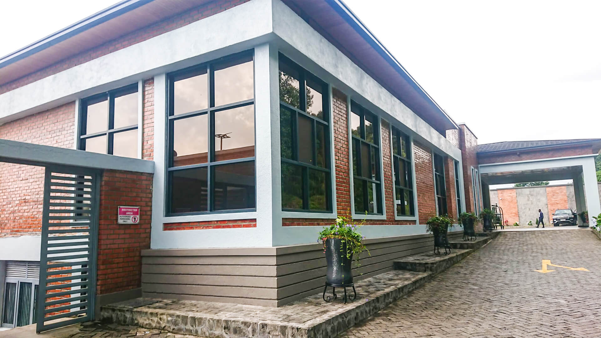 construction company in rwanda, aluminium products in rwanda, aluminium and glass solutions rwanda, aluminium rwanda, glass windosw doors rwanda, building a house in rwanda, house construction in rwanda, construction in rwanda, rwanda house construction, Aluminium and Glass Products for Construction in Rwanda