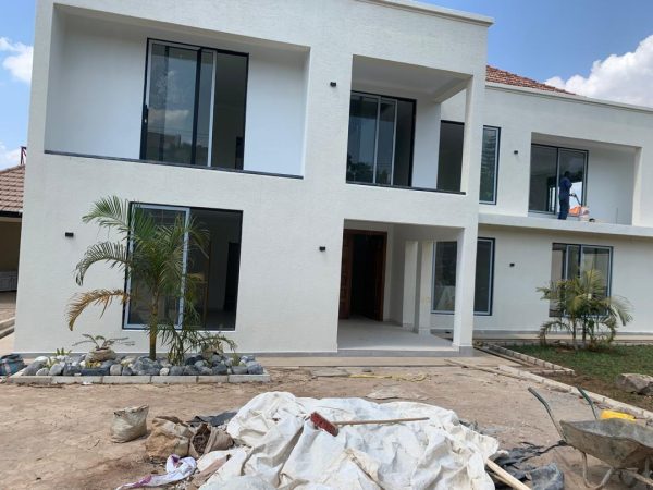 WhatsApp Image 2025-04-12 at 15.00.45